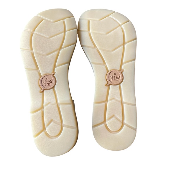 Born White Sandals 9 - Picture 3 of 5